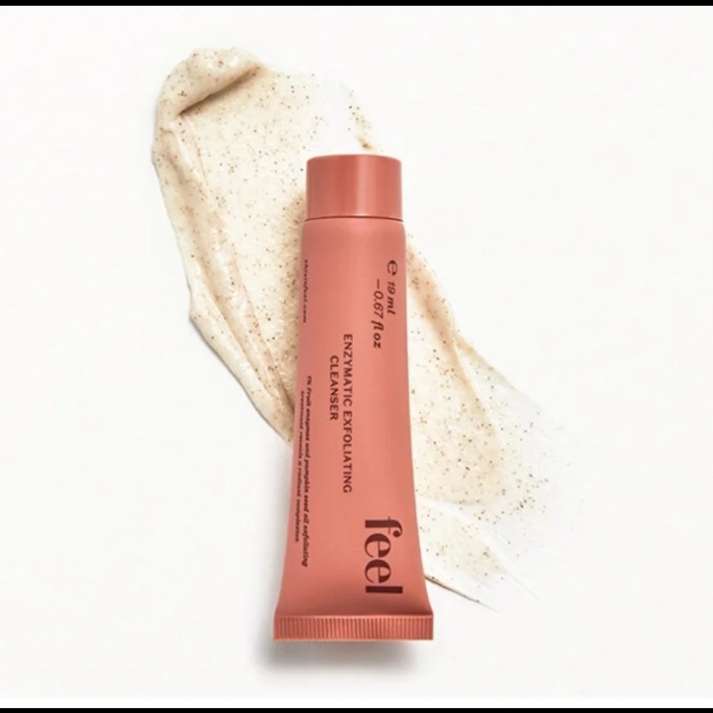 Ipsy Cosmetic Bag+Feel Cleanser